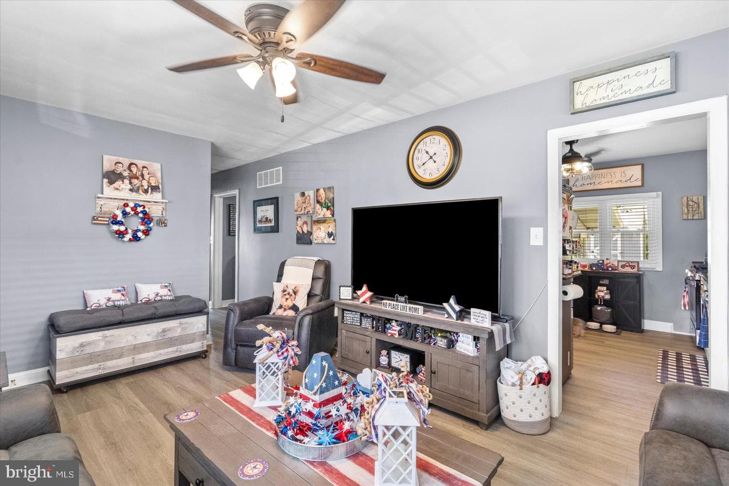 2827 Erie Avenue photo 6