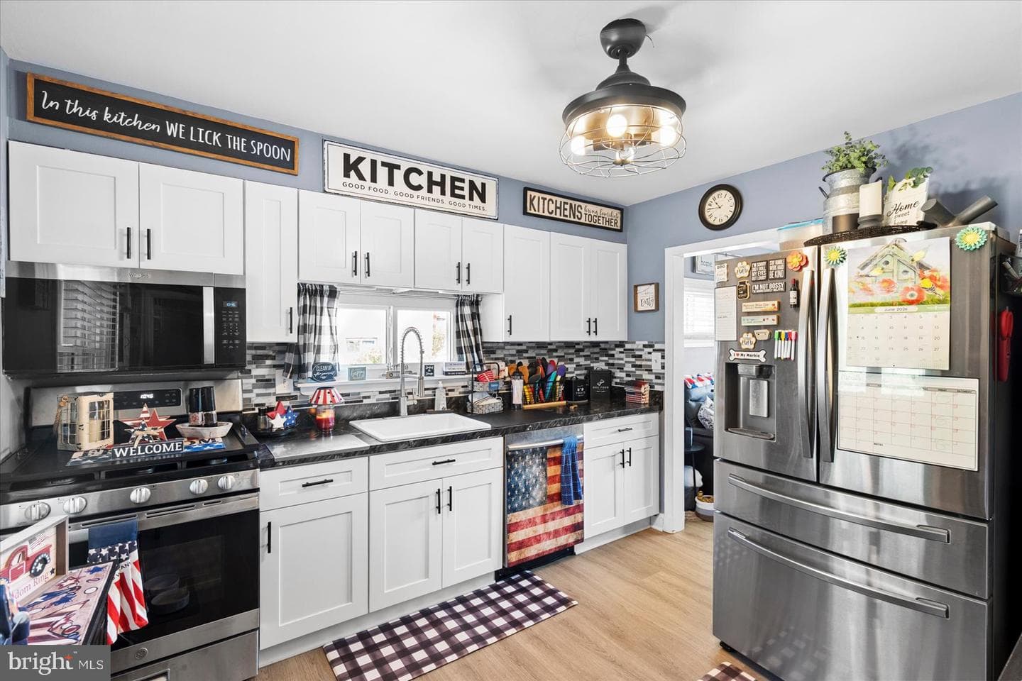 2827 Erie Avenue photo 8