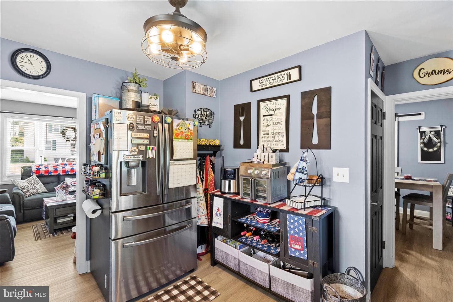 2827 Erie Avenue photo 9