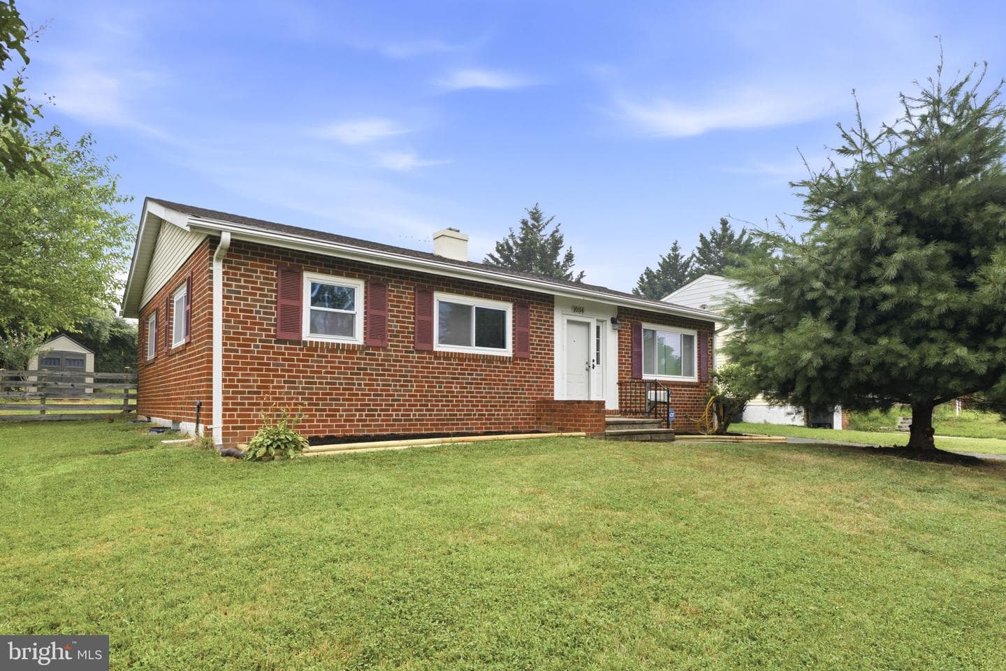 1034 Lakemont Road photo 1
