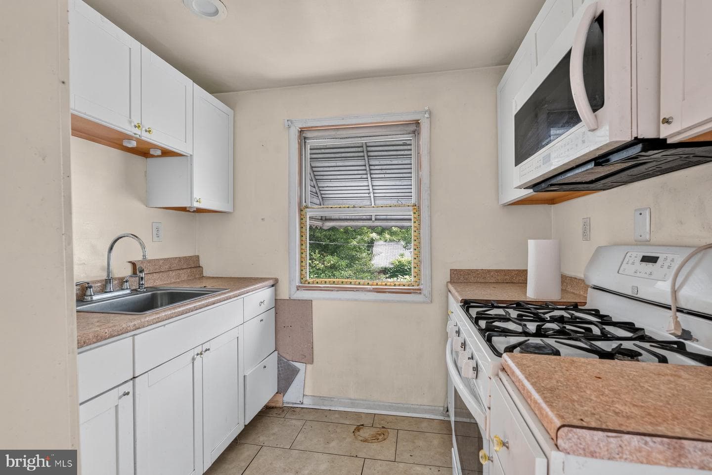 7436 Kenlea Avenue photo 13