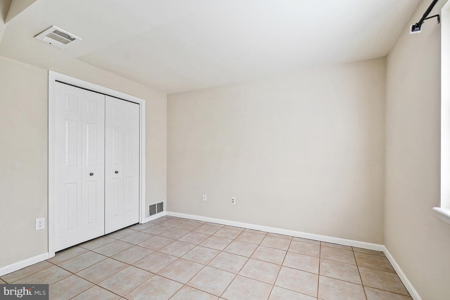 1721 Willis photo 21