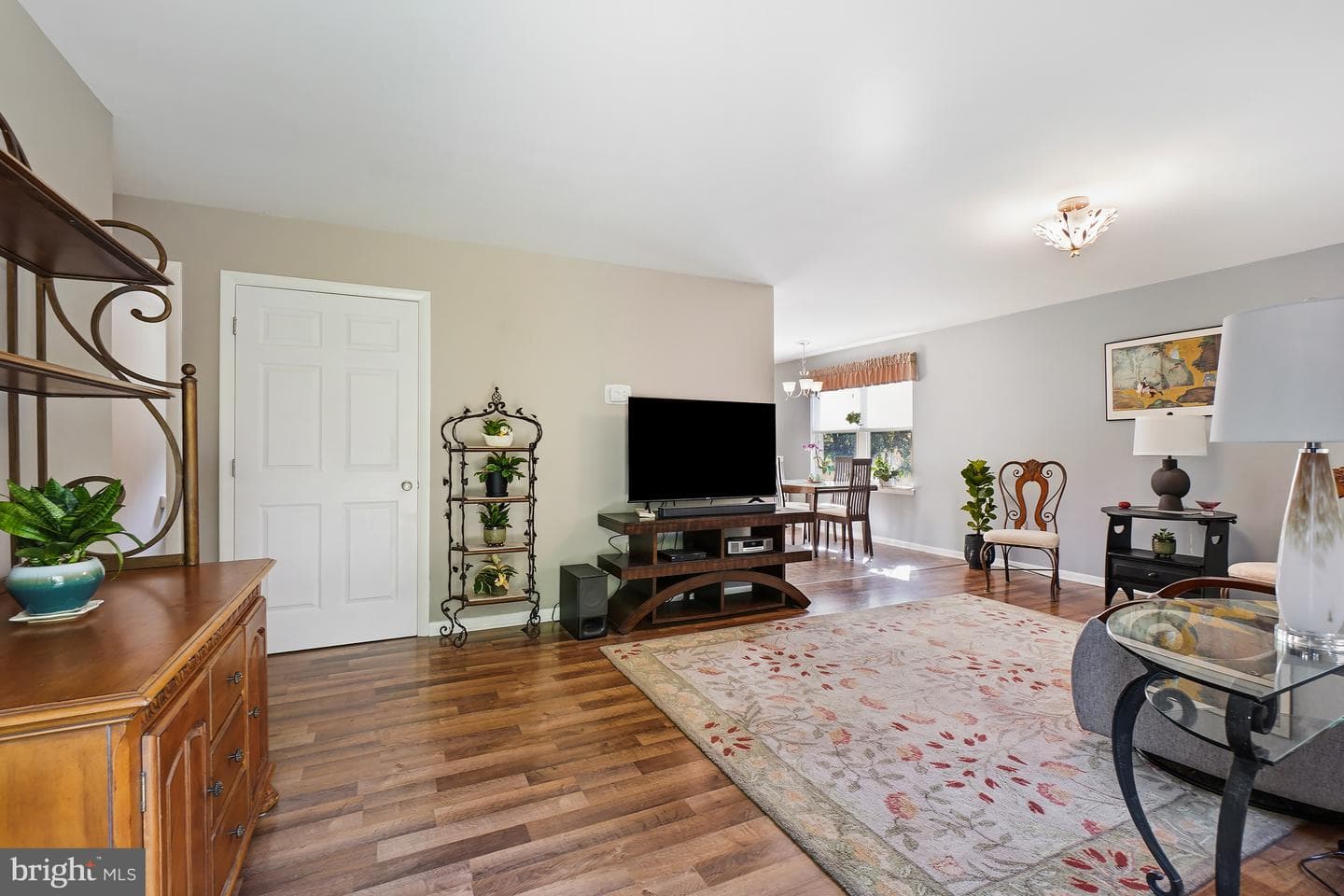1721 Willis photo 3