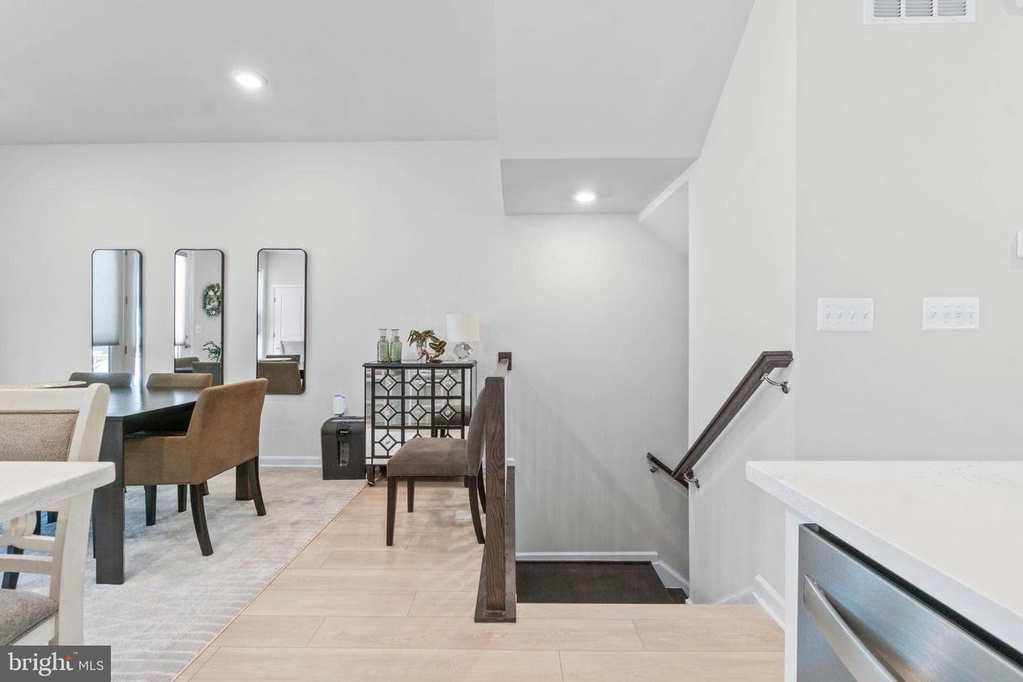 611 Ladywell Street photo 19
