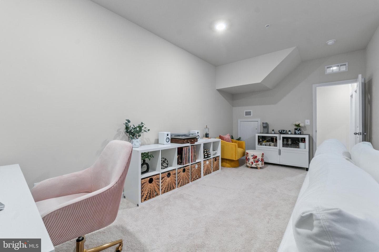 611 Ladywell Street photo 41