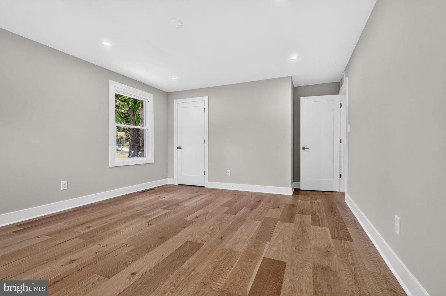 1127 Gypsy Lane W photo 31