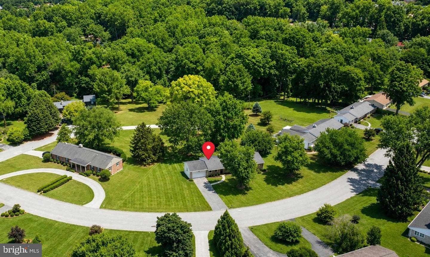 1127 Gypsy Lane W photo 5