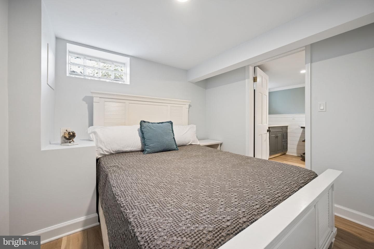 2015 Devere Lane photo 47