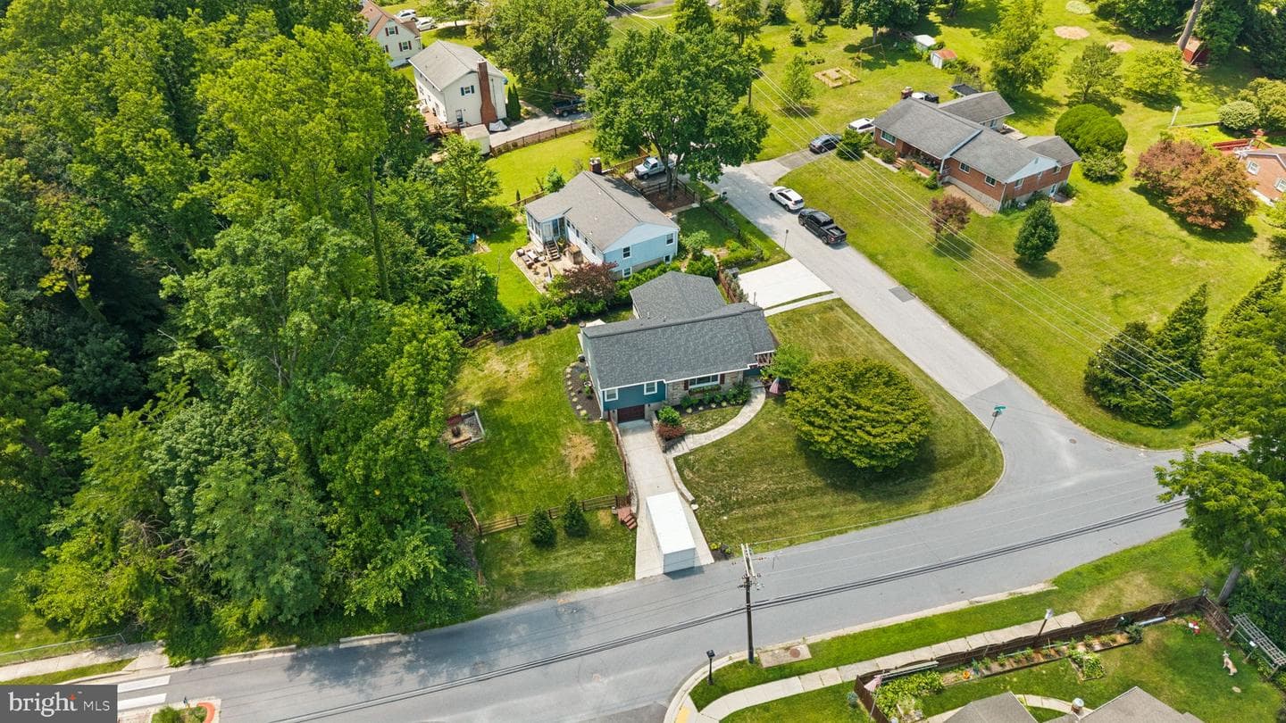 2015 Devere Lane photo 84