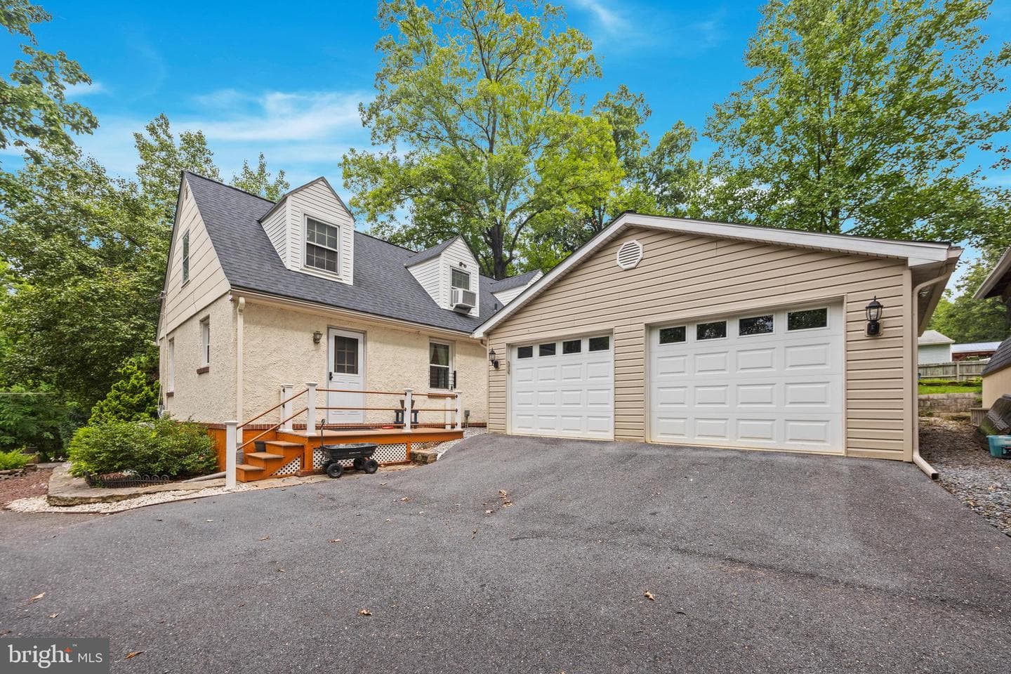 5125 Viaduct Road photo 3