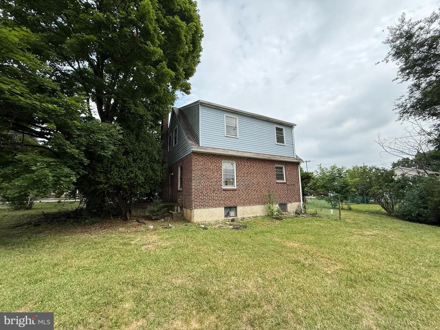 2100 Saint Lukes Lane photo 4