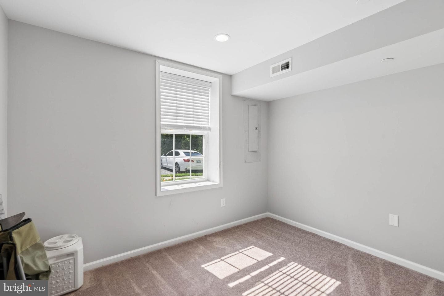 6 Kirkwyn Court photo 27