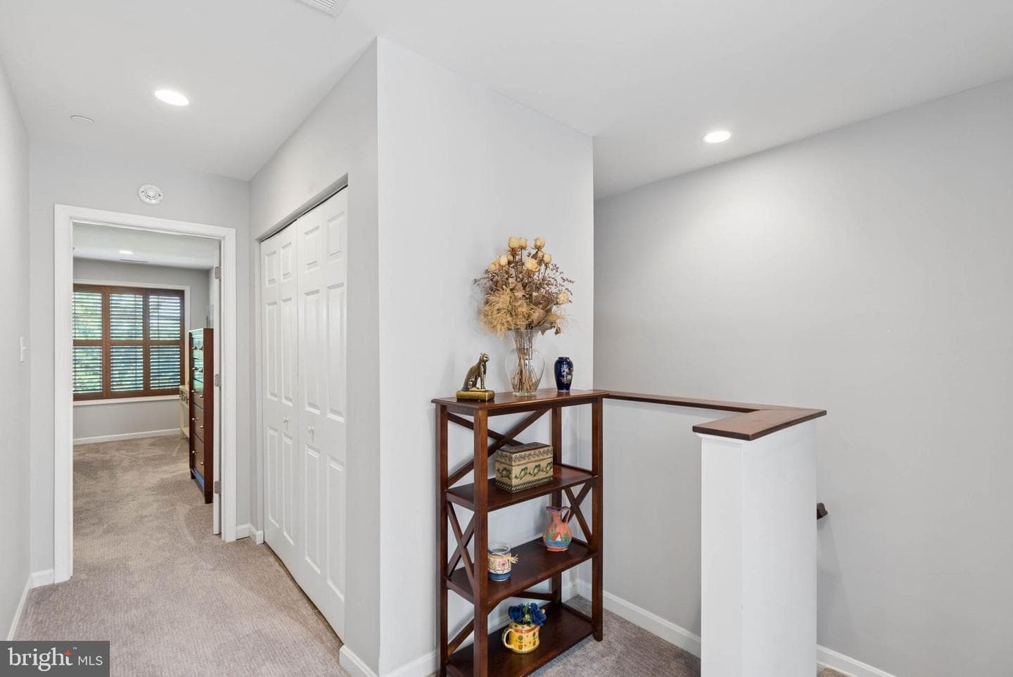 6 Kirkwyn Court photo 32