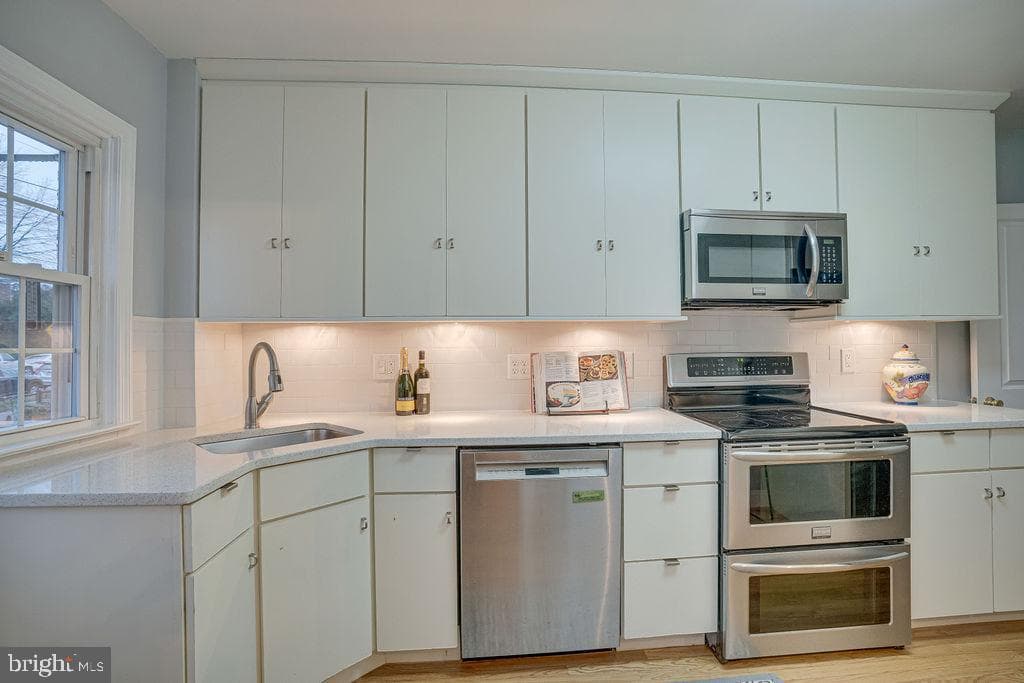 6471 Blenheim Road photo 15