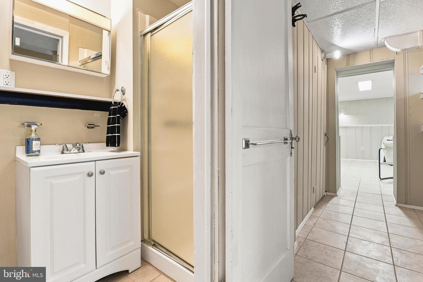 6471 Blenheim Road photo 27