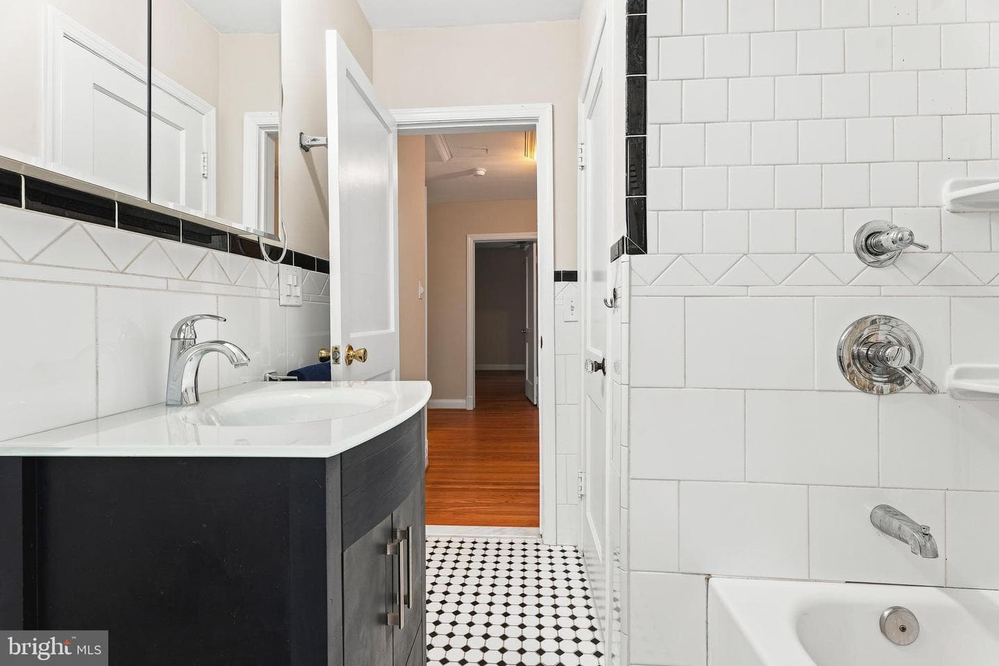 6471 Blenheim Road photo 34
