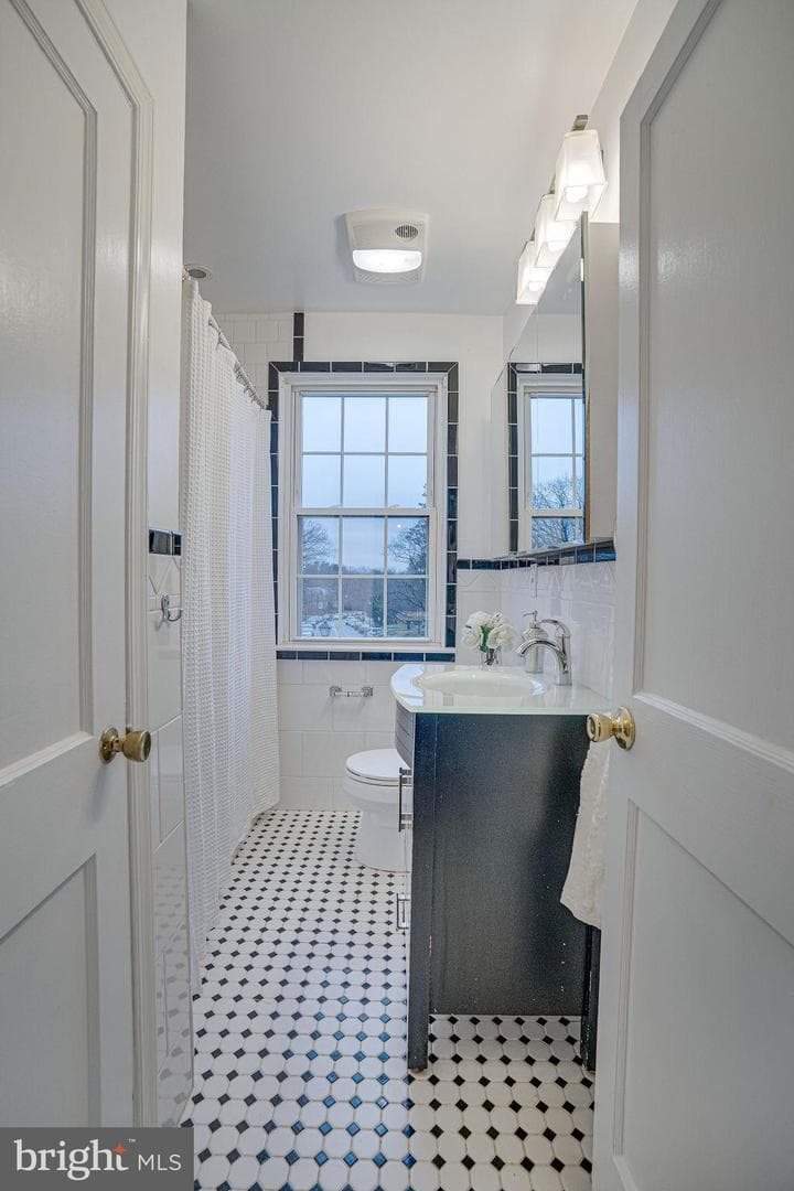 6471 Blenheim Road photo 37