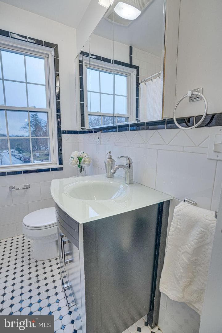 6471 Blenheim Road photo 39