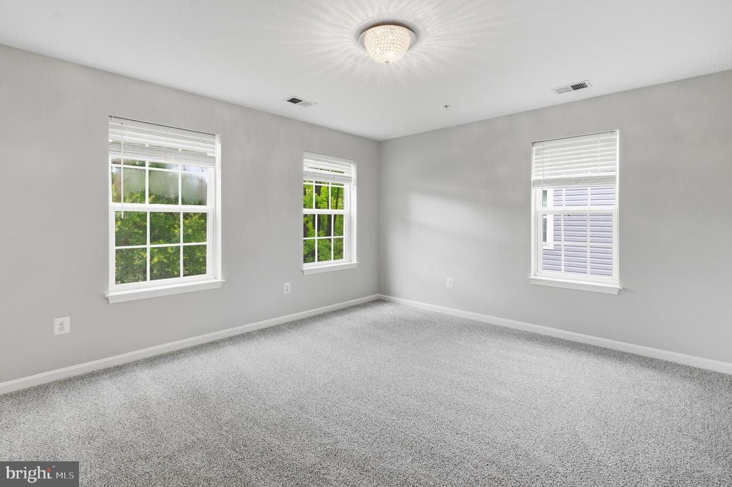 1621 Renaissance Drive photo 15