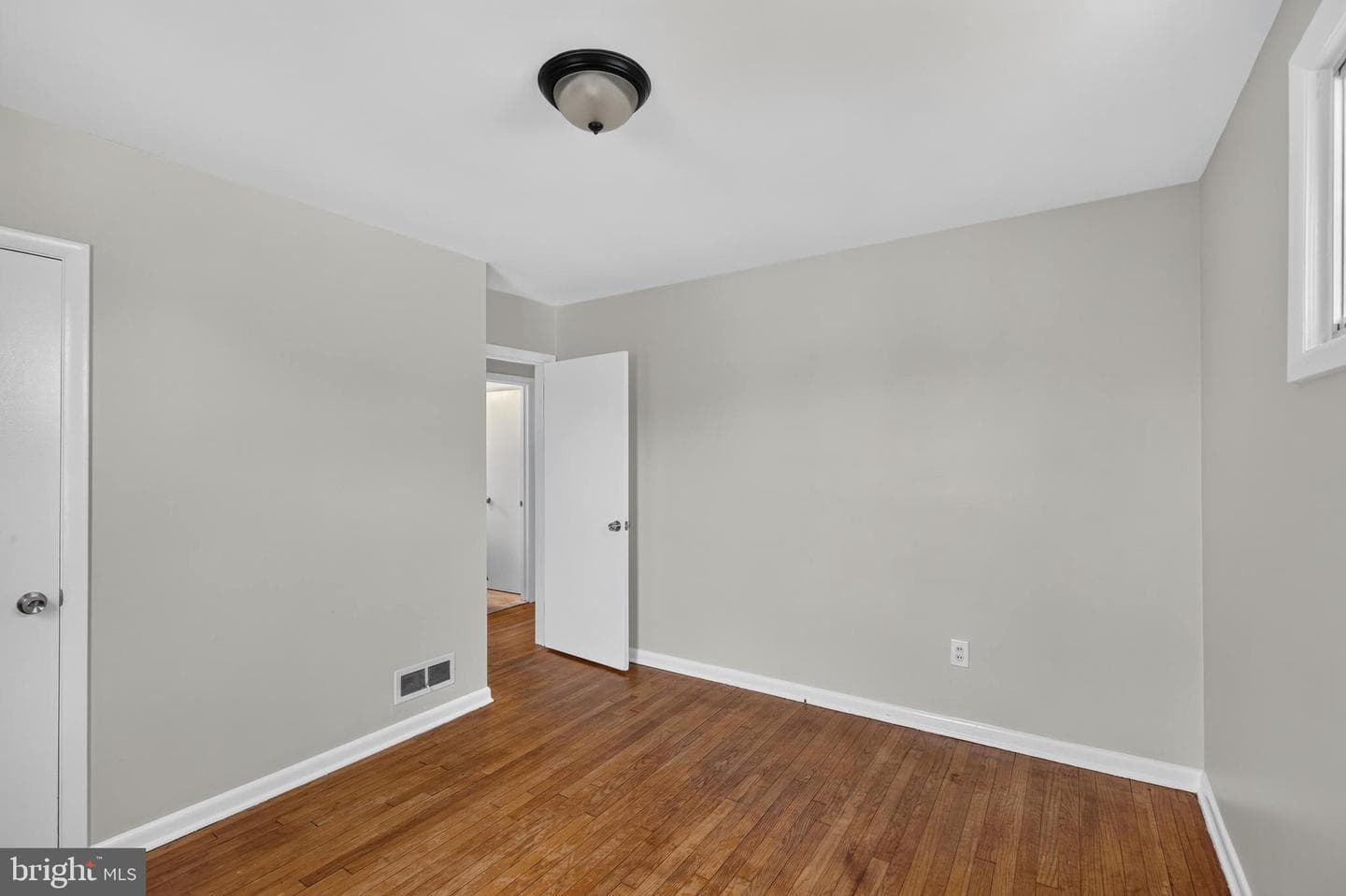 3016 5th Avenue photo 23