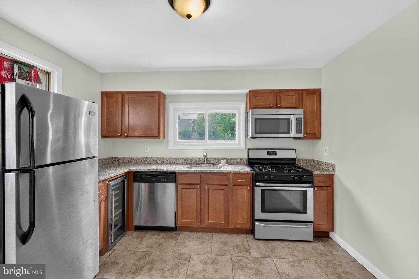 3016 5th Avenue photo 4
