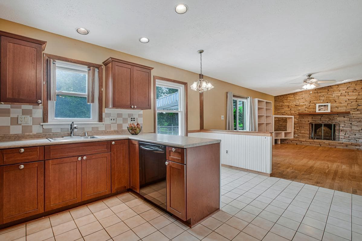 821 W Padonia Road photo 11