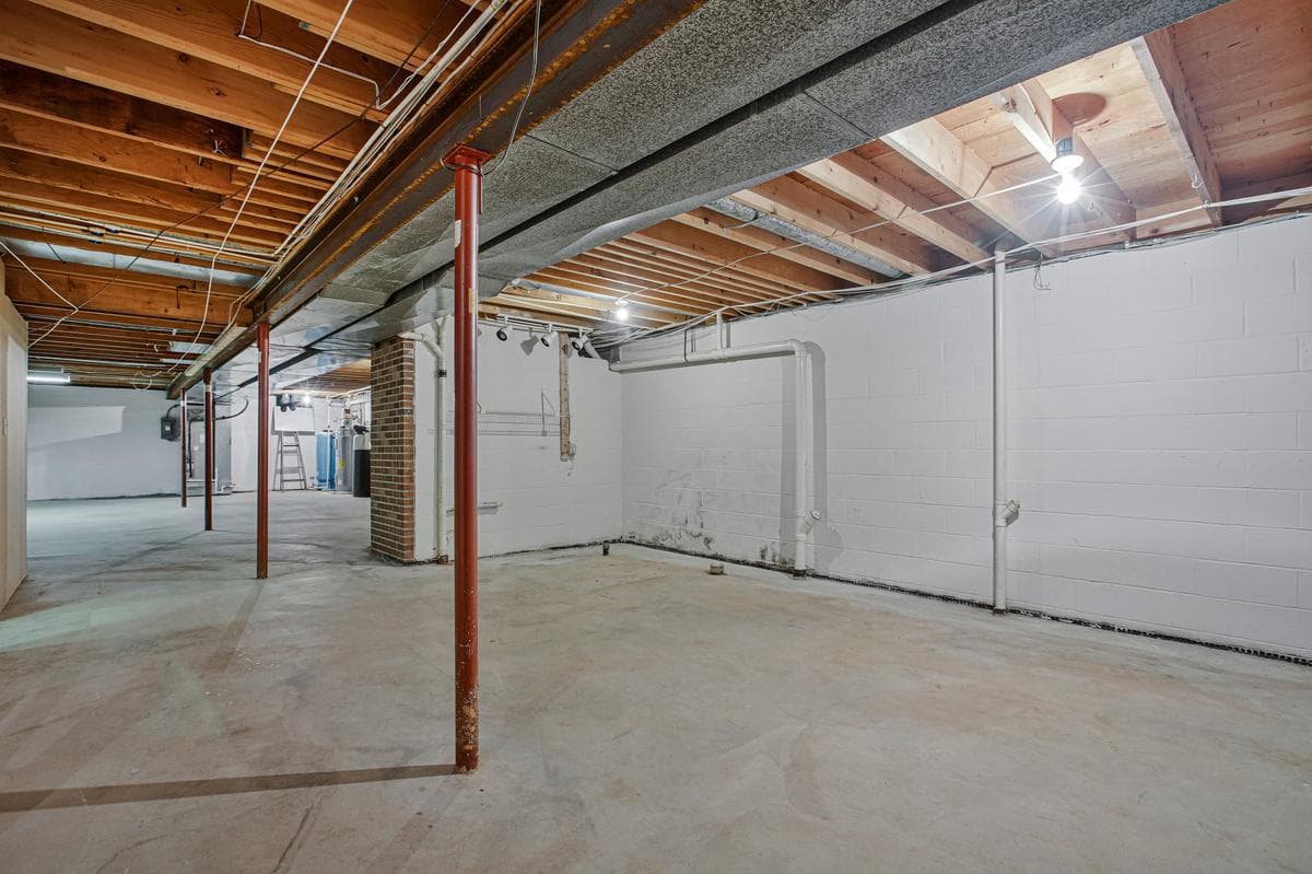 821 W Padonia Road photo 41