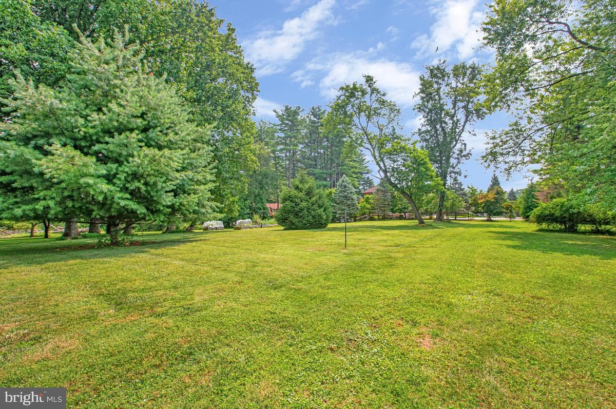 821 W Padonia Road photo 52