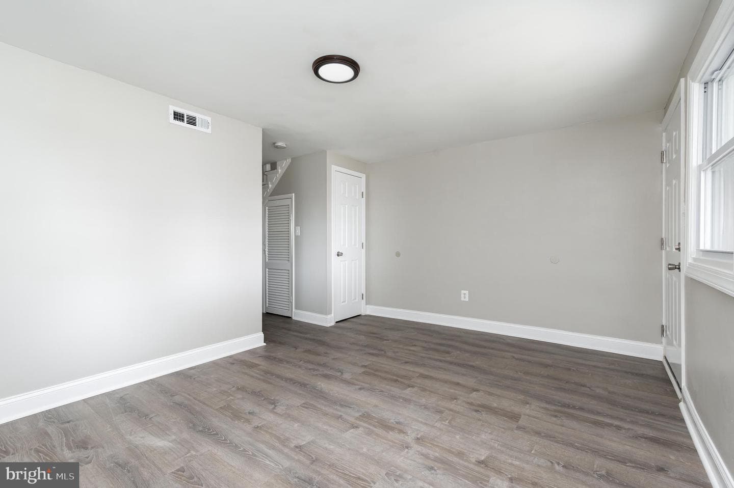 7923 Eastdale Road photo 8