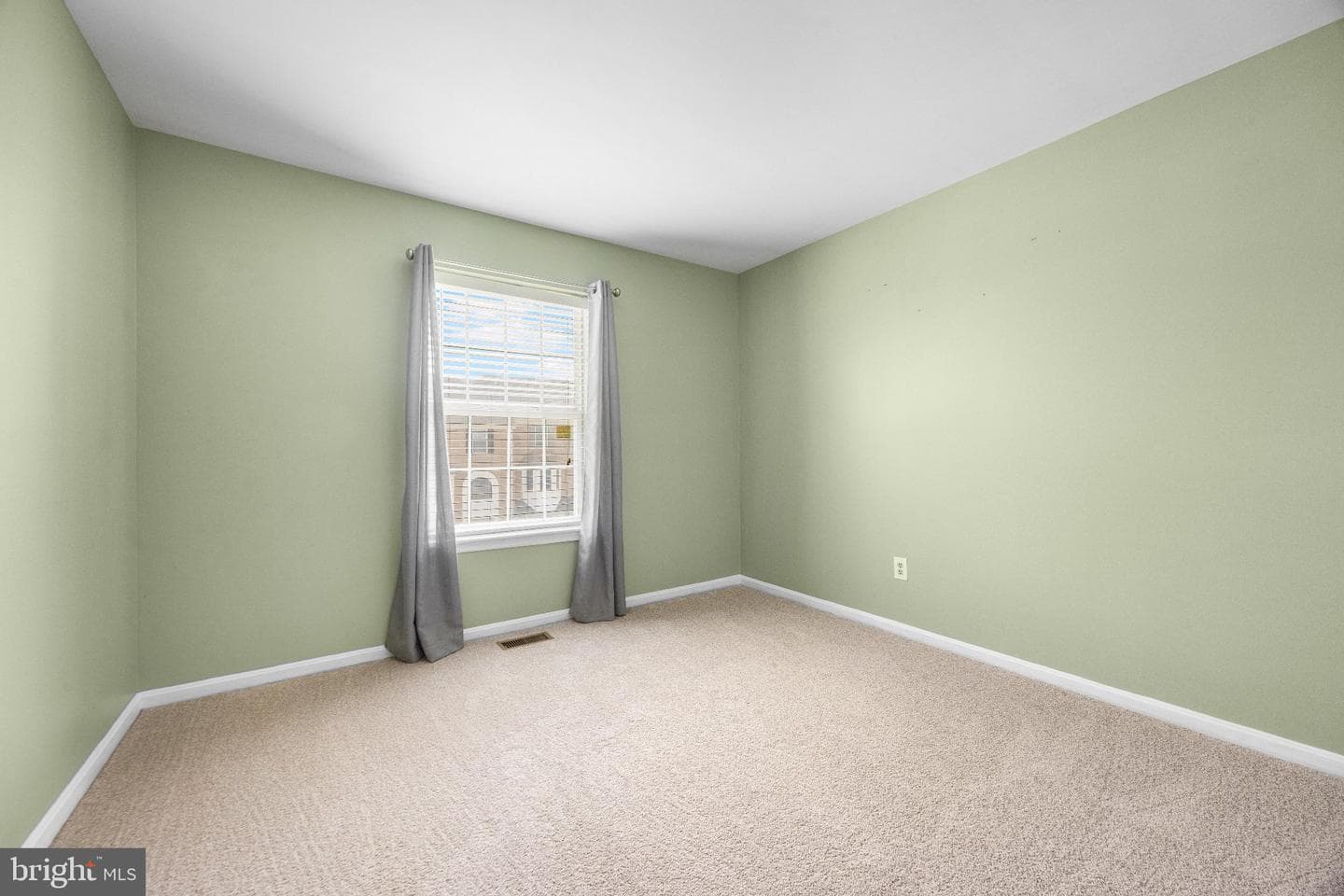 9406 Georgian Way photo 25