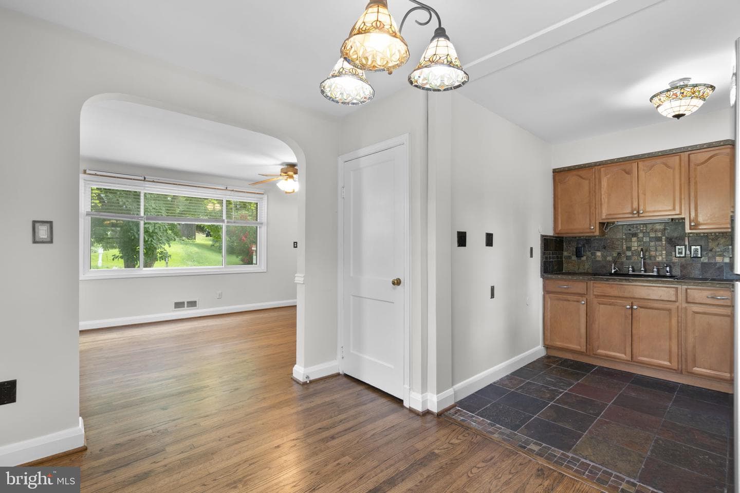907 Woodsdale Road photo 10