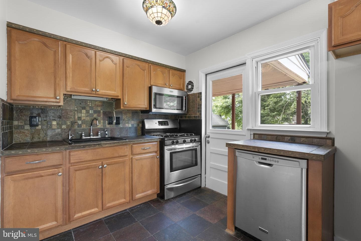 907 Woodsdale Road photo 11