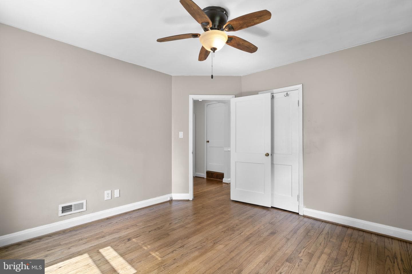 907 Woodsdale Road photo 14