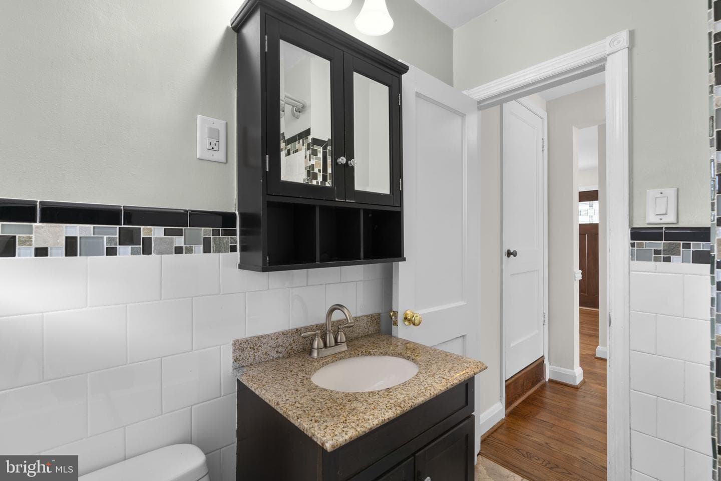 907 Woodsdale Road photo 19