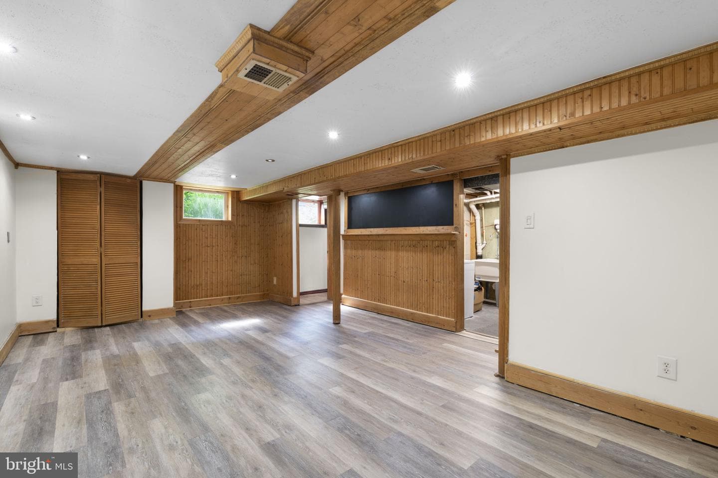 907 Woodsdale Road photo 24
