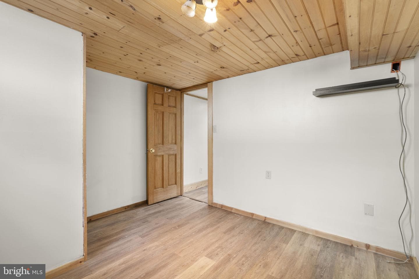 907 Woodsdale Road photo 28