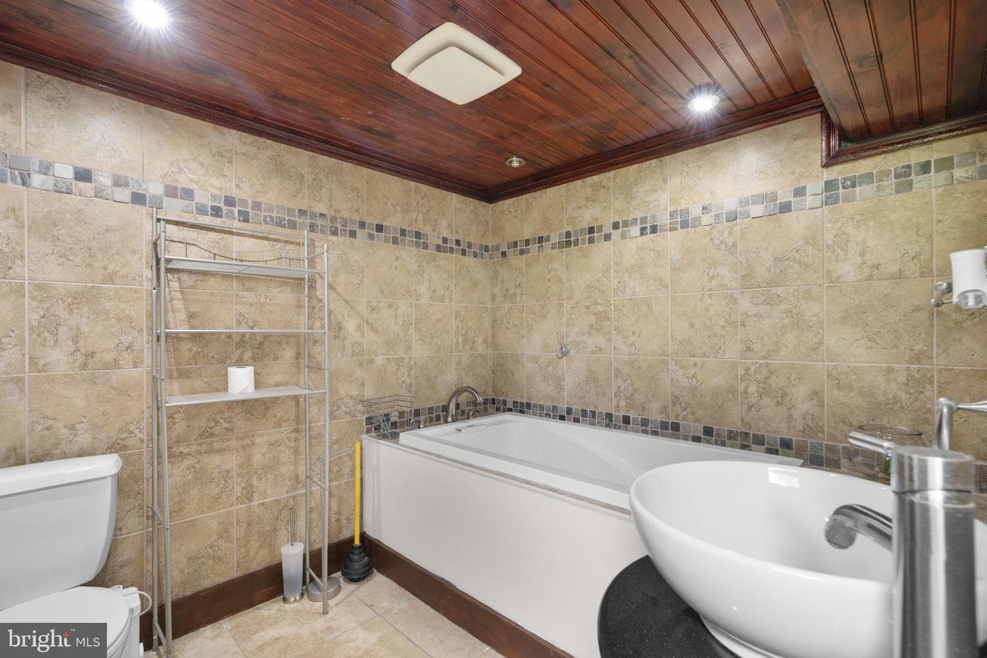 907 Woodsdale Road photo 29