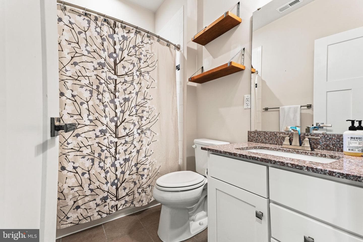 6300 Osterley Street photo 34