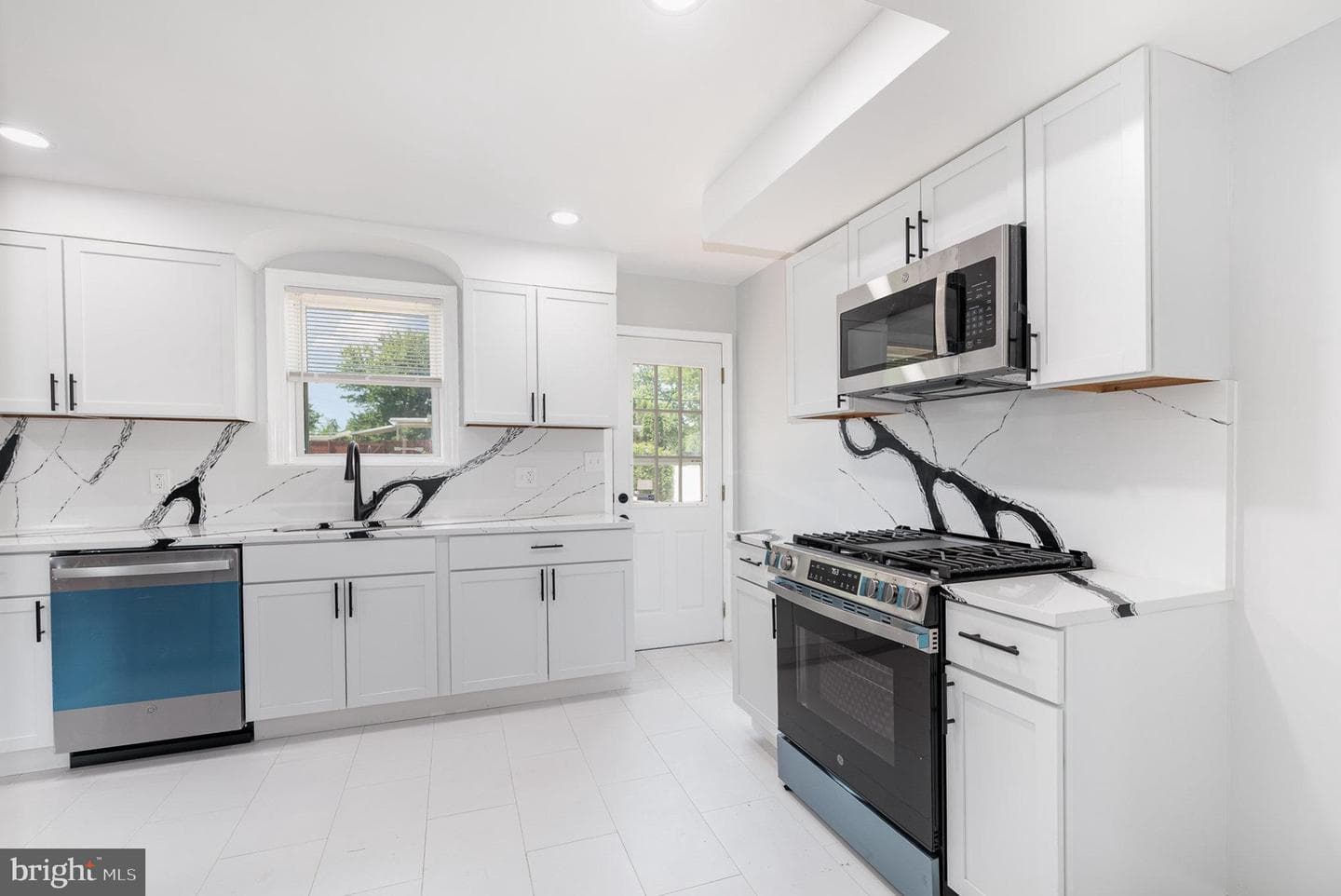 6301 Liberty Road photo 10