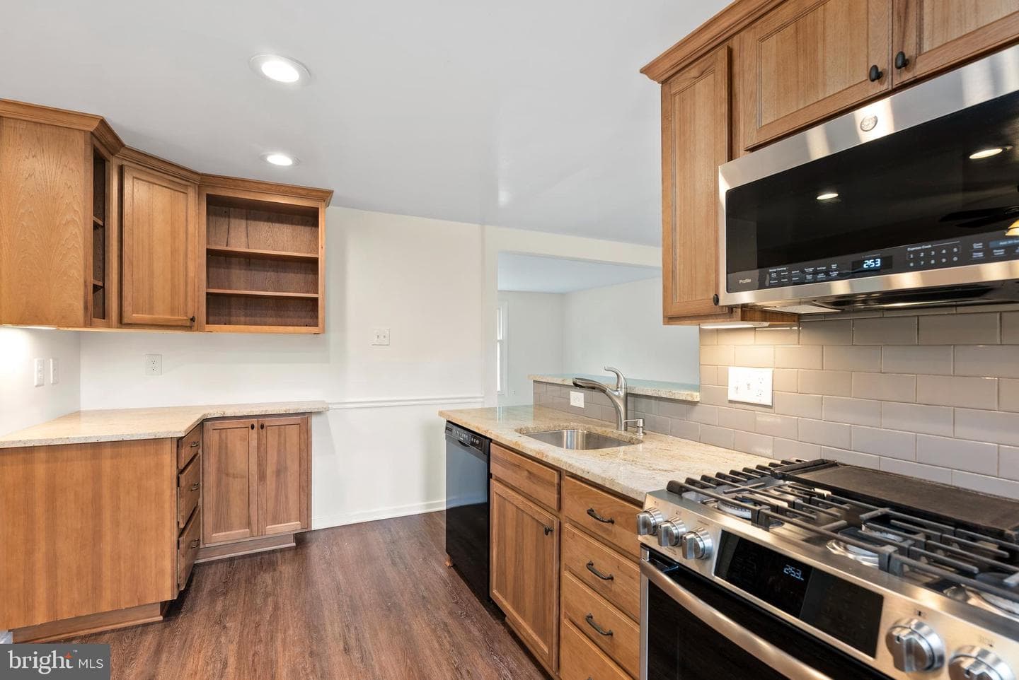 8339 Tally Ho Road photo 9