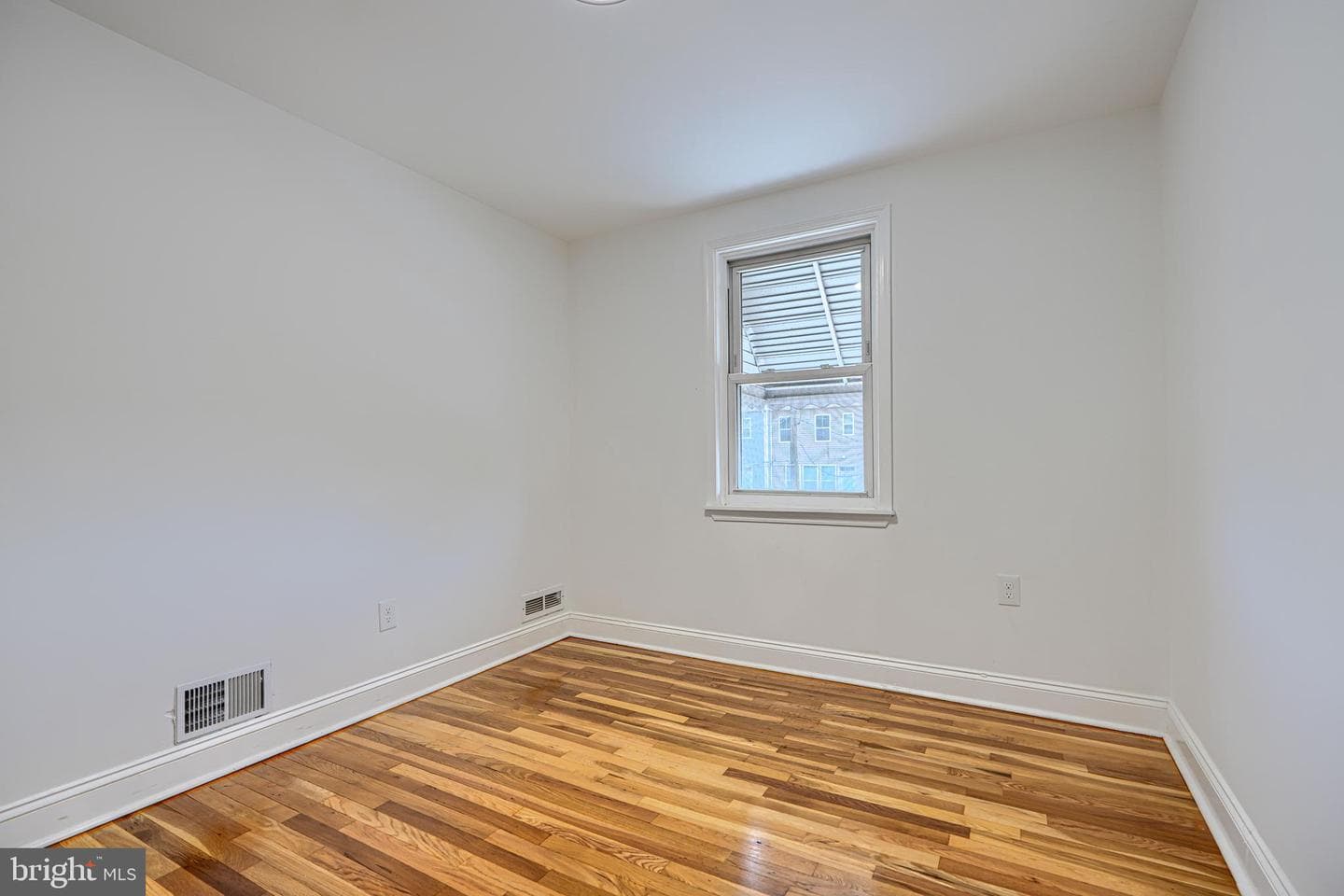 5 Cardinal Road photo 26