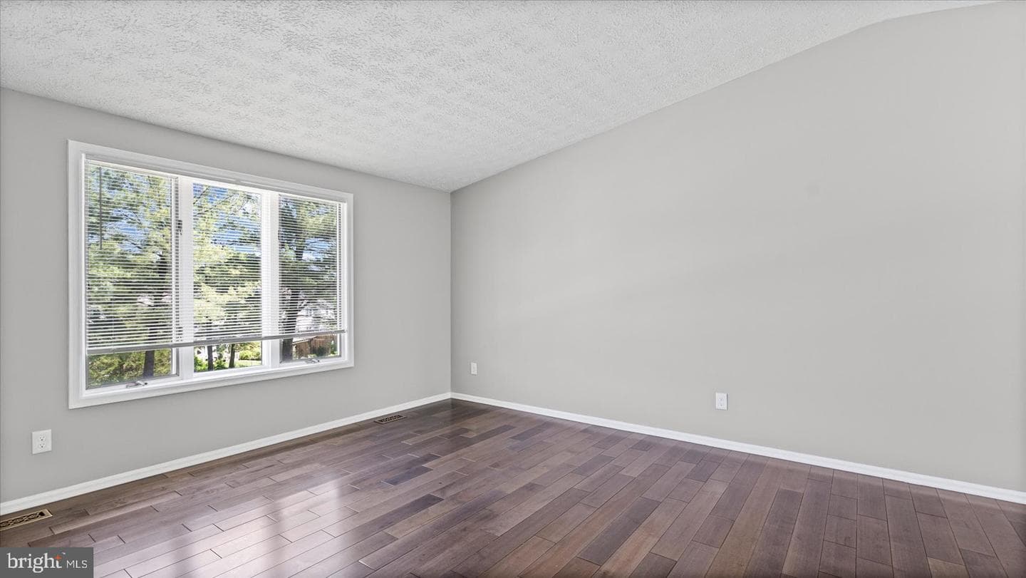 3709 Redberry photo 7