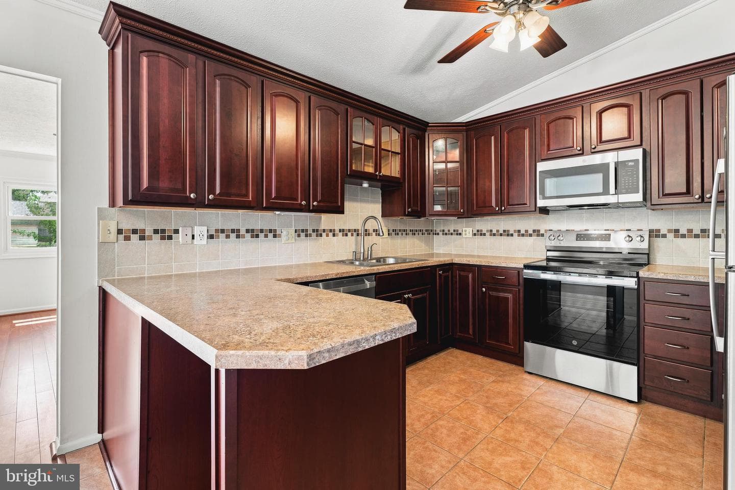 530 Holly Hunt Road photo 11