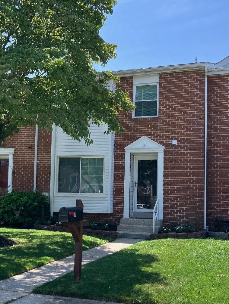8 Perryfalls Place photo 1