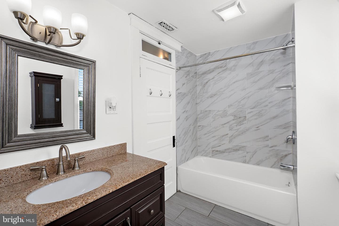 2621 Hillcrest photo 18
