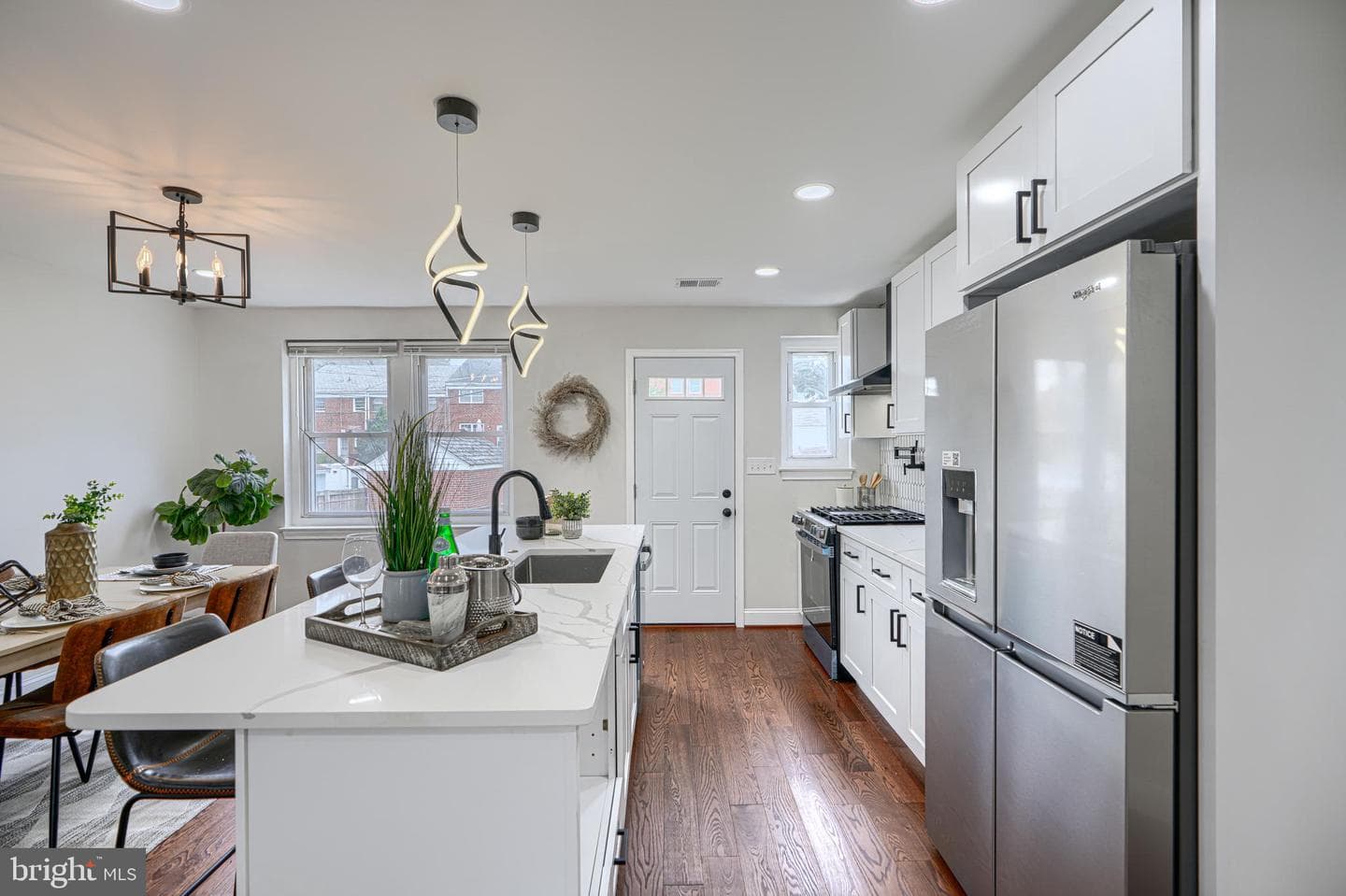 260 Ridge Avenue photo 12