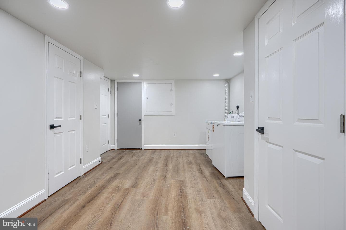 260 Ridge Avenue photo 32