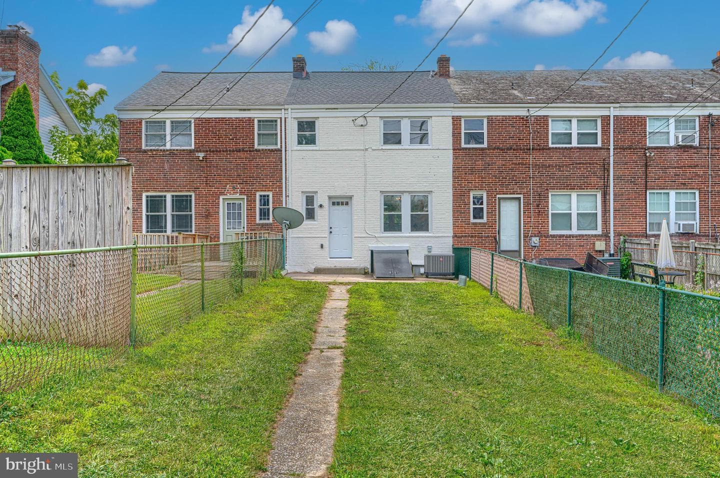 260 Ridge Avenue photo 37