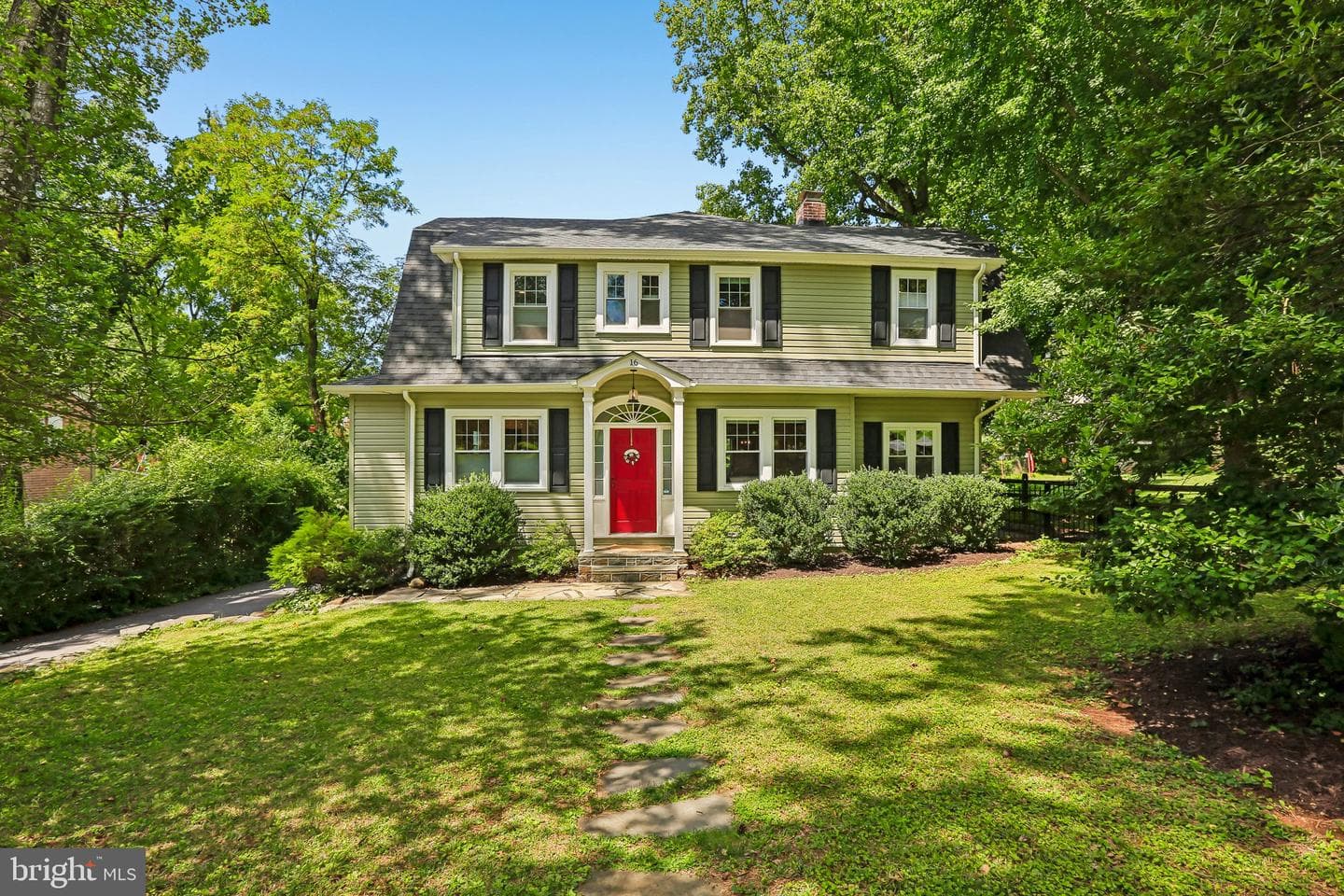 16 Overhill Road photo 1