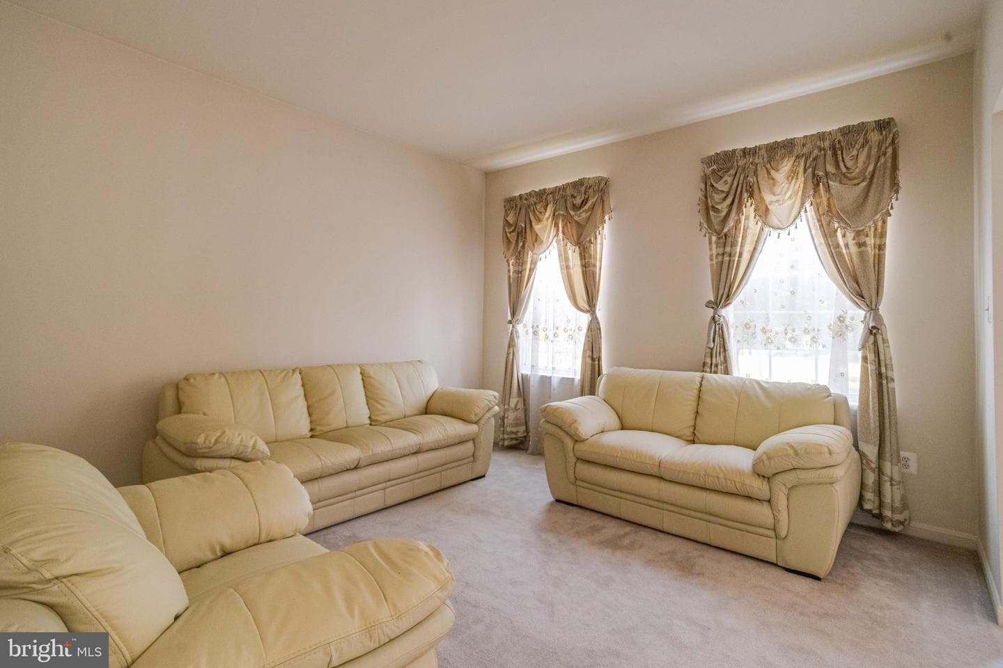 221 Seamaster Road photo 7